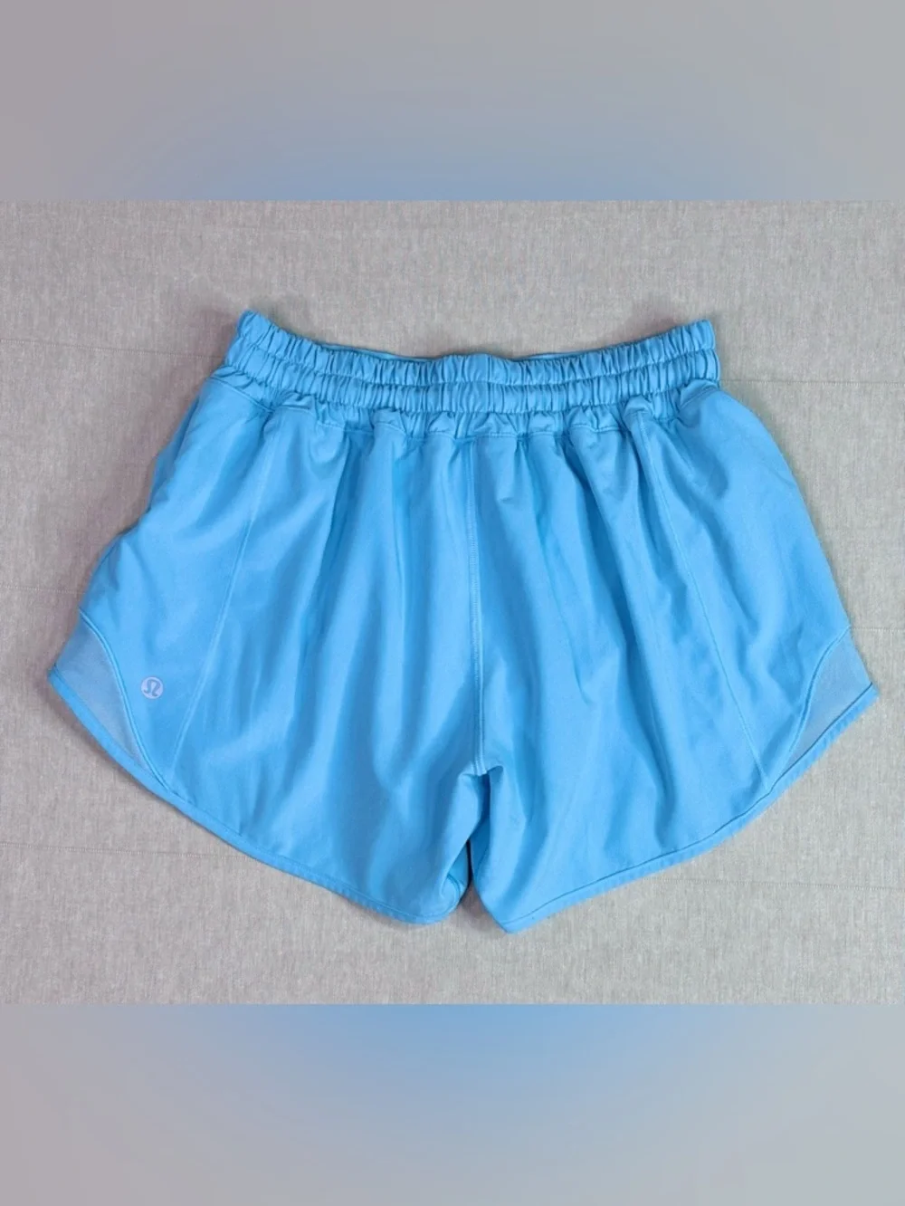 Lululemon Light Blue Run Shorts Size 6 Athletic Lightweight Activewear
